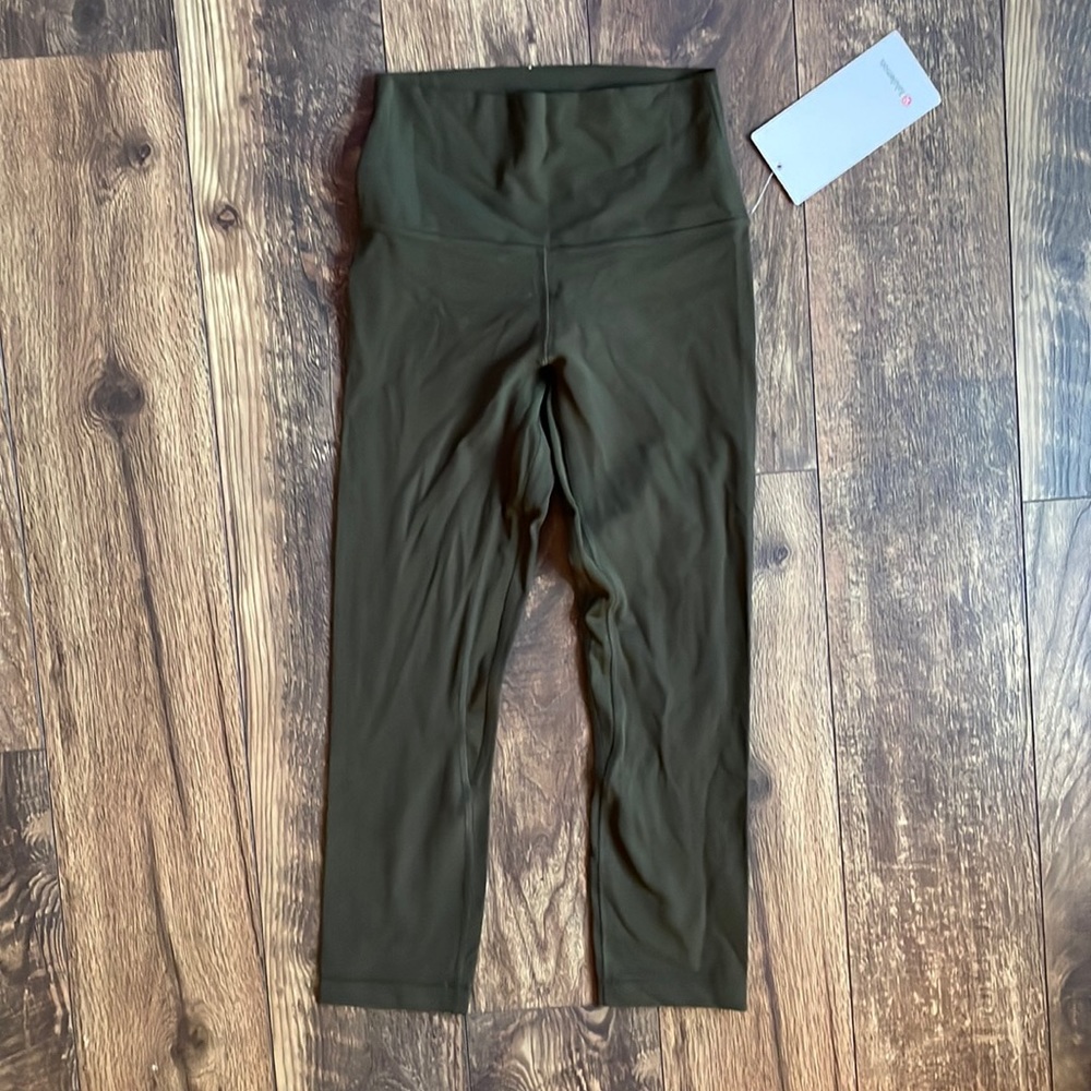 Lulu Align HR Crop 21”